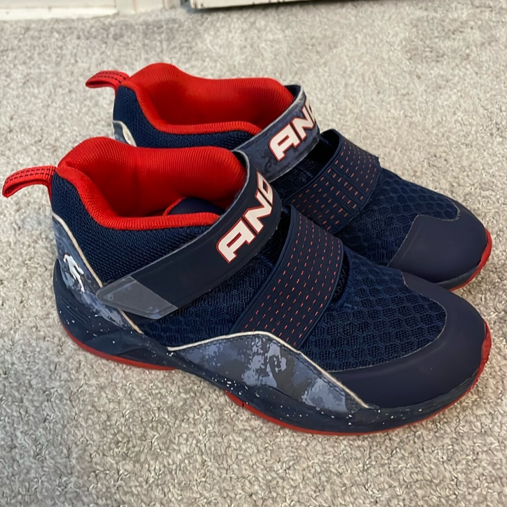 Boys And1 Basketball Shoes size 1